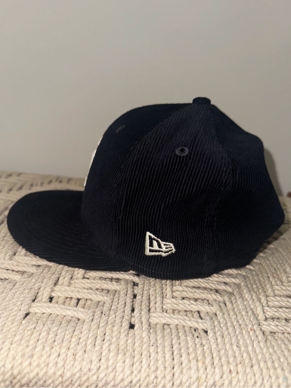 New Era New York Yankees Navy Corduroy World Series 9FIFTY SnapBack Hat - Picture 4 of 6